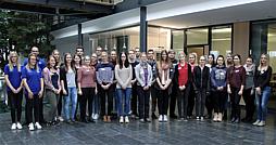 Técnicos en administración industrial de la escuela de formación profesional de Oberndorf-Sulz visitan Kipp